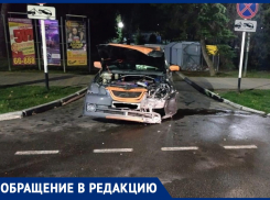 Ночной гонщик в Анапе врезался в клумбу на улице Горького и разбудил всех вокруг