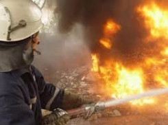 Под Анапой пожарные тушили горевшее поле дольше 12 часов