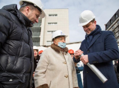 В Анапе сегодня заложили капсулу с посланием потомкам и вакциной «Спутник V»