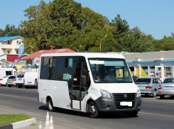 Водитель 128-го автобуса в Анапе отказался везти пассажиров до конечной – заявил: «Еду домой»