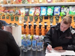 Анапские полицейские зашли ещё в две торговые точки и изъяли 400 литров алкоголя