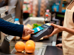 Анапчанка потратила с чужой карты более 15 тысяч: ее задержала полиция