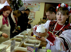 Кубанские производители в Гортеатре убеждали анапчан перейти на местную продукцию