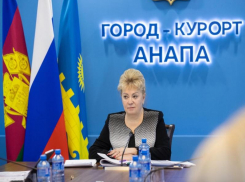Светлана Маслова лично проверила ход работ на дороге в станице Анапской после жалоб жителей