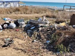 Кемпинг «Жара» под Анапой вновь завален мусором: куда смотрят арендаторы