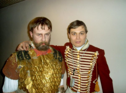 Анапчанин снялся в фильме «9 рота» и «Снег тает не навсегда» со звёздами российского кино