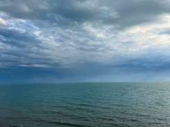 На всех пляжах Анапы запретили купаться