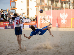 Кубок России по пляжному футболу стартовал в Анапе