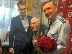 Прокуратура Анапы поздравила ветерана Великой Отечественной войны с 99-летием