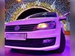 Автохамы заплатят за фотосессии под новогодней аркой в Анапе 