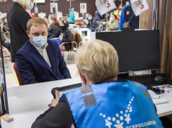 Василий Швец оценил проведение переписи населения в анапском МФЦ