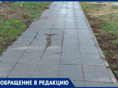 Евгений Колтачихин считает, что тротуары в Анапе рядом со школой №7 пора привести в порядок