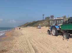 Более 5 тонн мусора собрали добровольцы и работники МУП «ОКУ» на Бугазской косе под Анапой