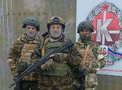 Бойцы кубанского отряда «Барс – 16» поздравили анапчанок и женщин России с 8 марта