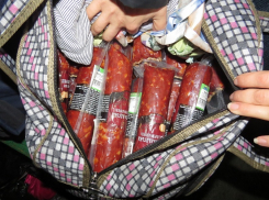 350 килограммов сомнительной продукции могли попасть в Анапу