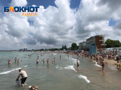 Мерный шелест волн прибрежных: обстановка на пляжах Анапы 