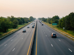 В Анапе пожаловались новому мэру на опасную дорогу без тротуаров
