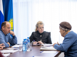 Глава Анапы провела личный прием жителей: обсудили землю и дорожные проблемы