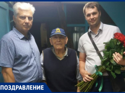 Ветеран ВОВ Владимир Крижановский отмечает свой день рождения