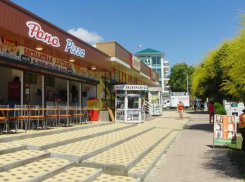 Далеко не Франция: бульвар Шардоне в Анапе находится в плачевном состоянии