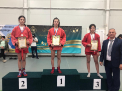 Самбисты из клуба «Дельфин» завоевали 13 медалей на первенстве Анапы