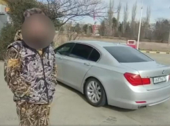 В Анапе задержали водителя BMW без прав и с фальшивыми номерами