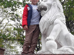 В Анапе маленькому мальчику срочно нужна помощь в лечении косоглазия