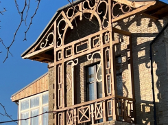 В Анапе у «Дачи Дицмана» сохранили фасад резного балкона