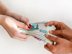 За 27 000 рублей преподаватель в Анапе обещала поставить учащимся нужные оценки