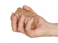 Кто в Анапе бросил камень в гостей из города Кемерова?