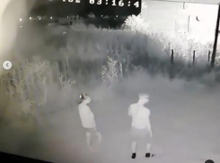 На мужчину, который бил по воротам в ДНТ «Южное» под Анапой, могут завести уголовное дело