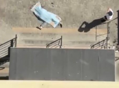 Утром в МКД на Владимирской выпал мужчина