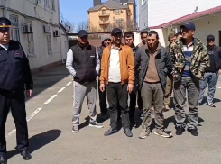 Более 20 нелегальных мигрантов задержали в Анапе