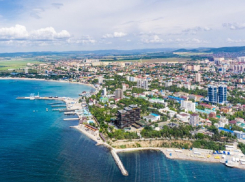 Василий Швец и Леонид Красноруцкий поздравили анапчан с Днем города