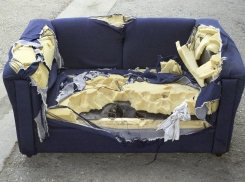 Что анапчане думают об отдыхающих, которые крушат мебель и воруют вещи из отеля