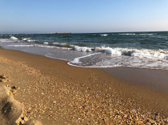 Известная теледива Эвелина Бледанс с сыном выбрала для отдыха Анапу