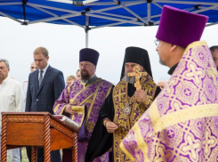 Мэра Анапы на работу благословил Епископ Новороссийский и Геленджикский Феогност 