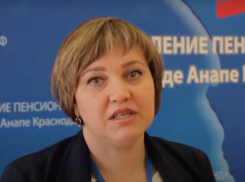 Наталья Бобрешова разъяснила пенсионерам Анапы ситуацию с переходом на карты «Мир»