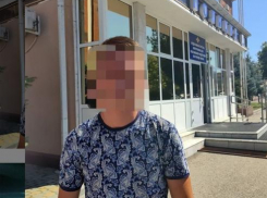 В Витязево под Анапой мужчину ограбили, сорвав с шеи серебряную цепь