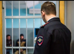 В Анапе поздним вечером двое молодых людей отняли у 51-летнего мужчины телефон