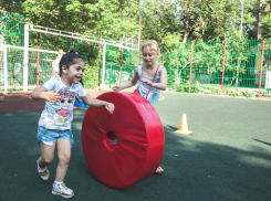 В Анапе открылись летние дворовые площадки для детей