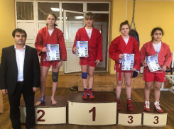 Альбина Шульга и Марина Морозова заняли первые места на первенстве Анапы по самбо