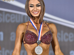 Мускулистая фигура спортсменки из Анапы произвела яркое впечатление на Арнольда Шварцнеггера 