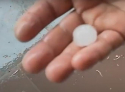 Мощный ливень и град обрушились на Анапу