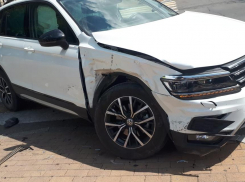 Сегодня, 23 июля, в центре Анапы дорогу не поделили «Фольксваген» и «Хёндай»