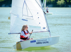 Анапчане могут получить бесплатные мастер-классы от опытного тренера по парусному спорту