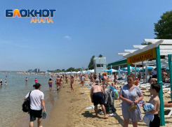 Море – парное молоко: центральный пляж курорта заполнен – запрет на купание снят