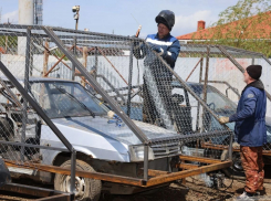 Под Анапой волонтёры готовят десятки автомобилей для отправки в зону СВО