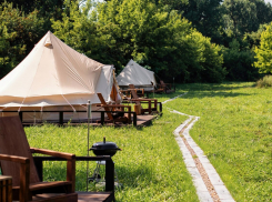 Гламурный отдых по-анапски: Краснодарский край стал самым популярным регионом России для глэмпинга