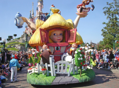 В День рождения Диснейленда в Анапе опять жарко